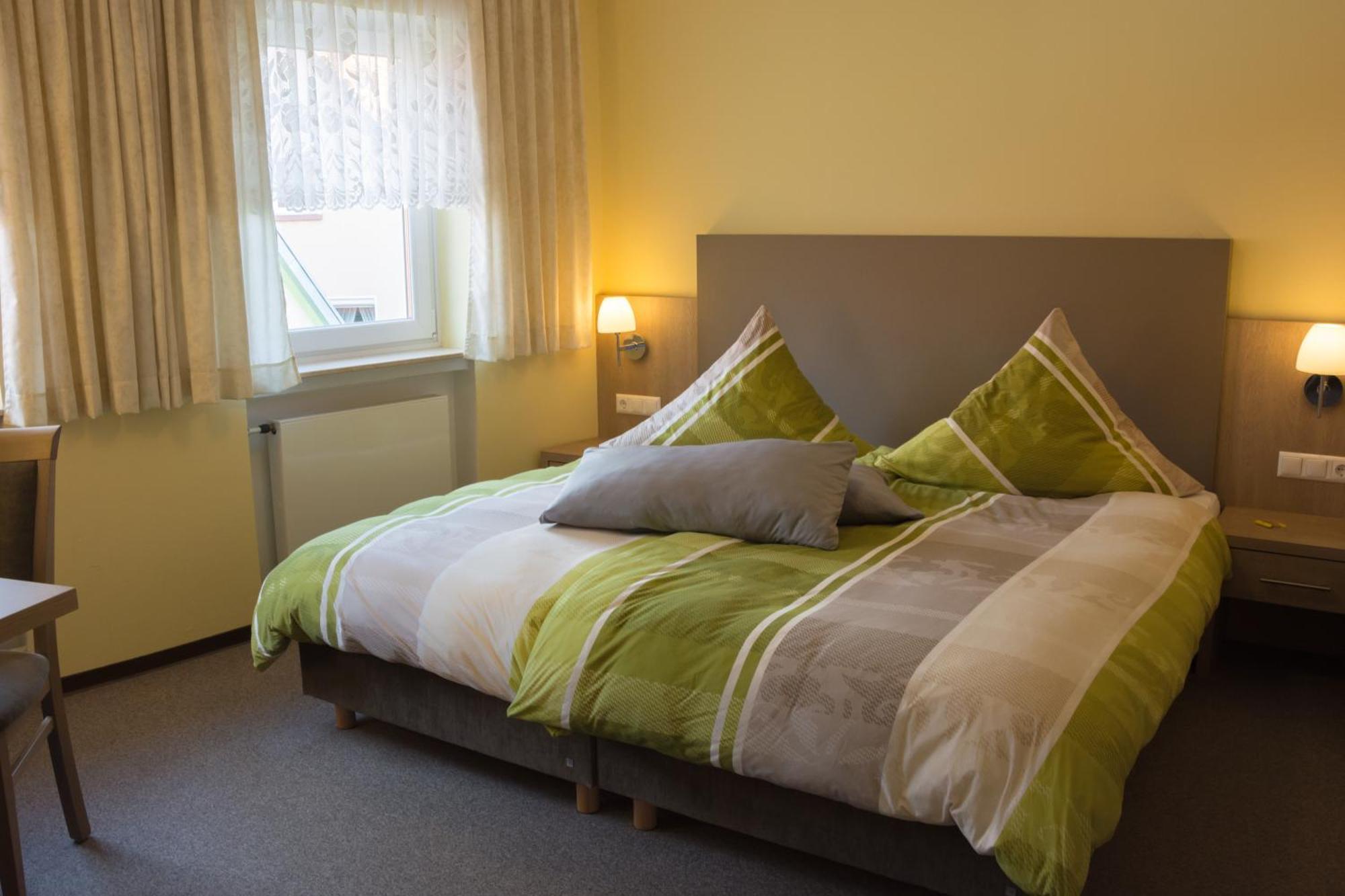 Gasthaus Zum güldenen Rößlein Homburg  Zimmer foto